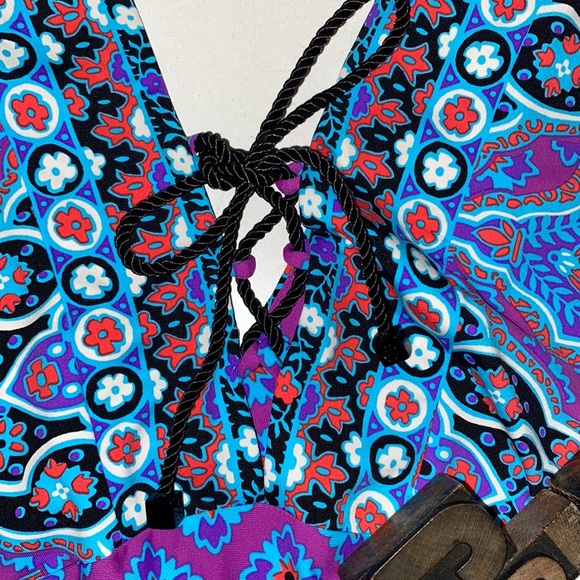 ❤️HOST PICK❤️🏊♀️NANETTE LEPORE SWIM Moroccan Deep V Swim Suit Cover-Up - Picture 6 of 10